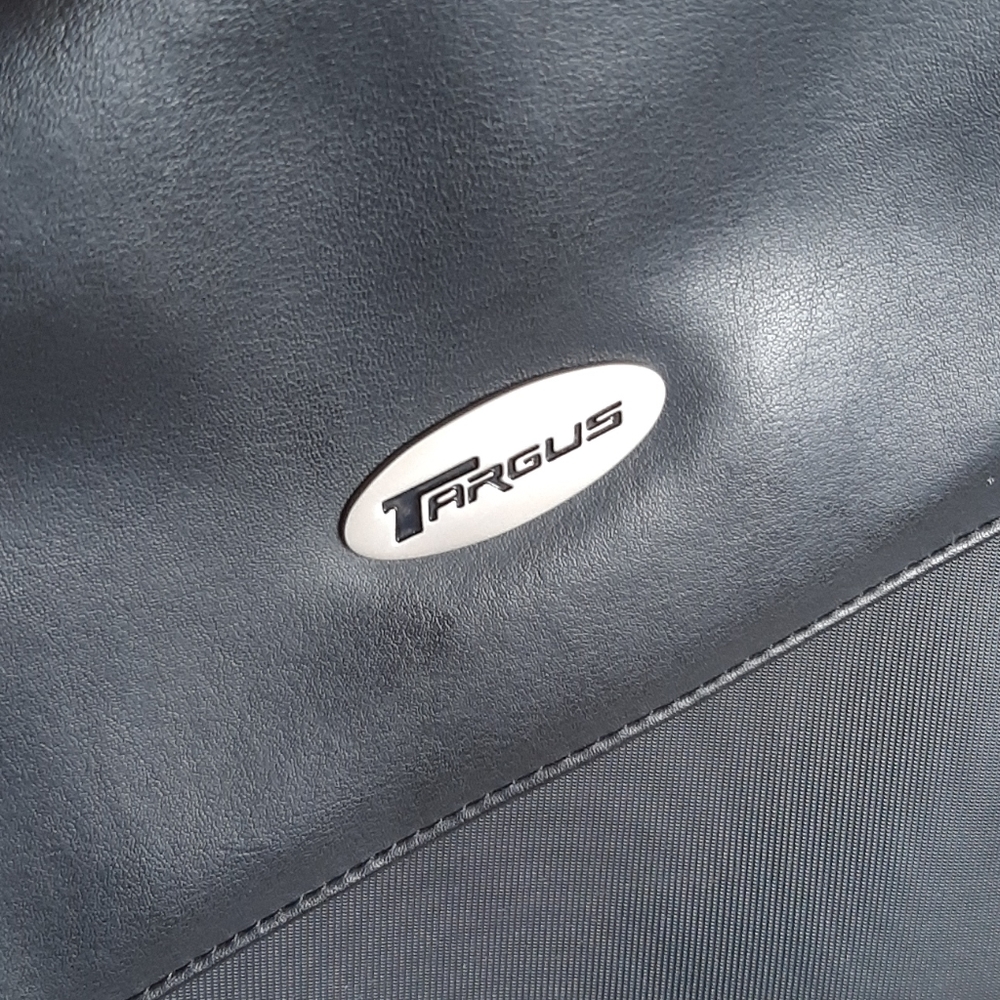 Targus Small Mini Briefcase - Picture 16 of 16